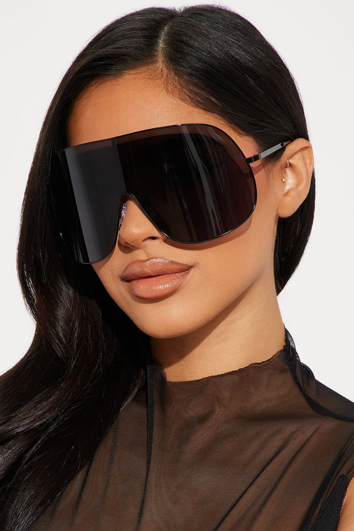 L&A | Obscura – Oversized Shield Sunglasses