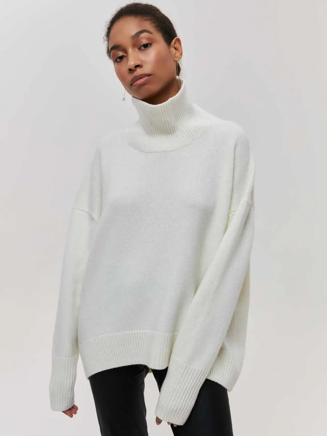 L&A | Elegant Oversized Turtleneck Knit Sweater
