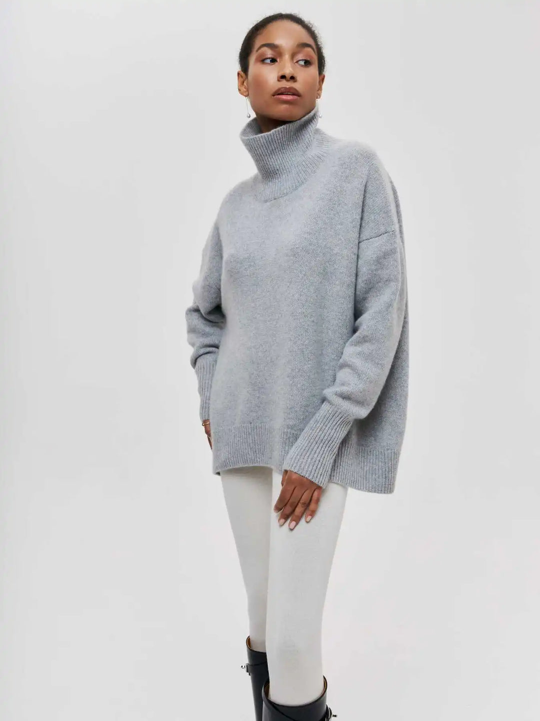 L&A | Elegant Oversized Turtleneck Knit Sweater
