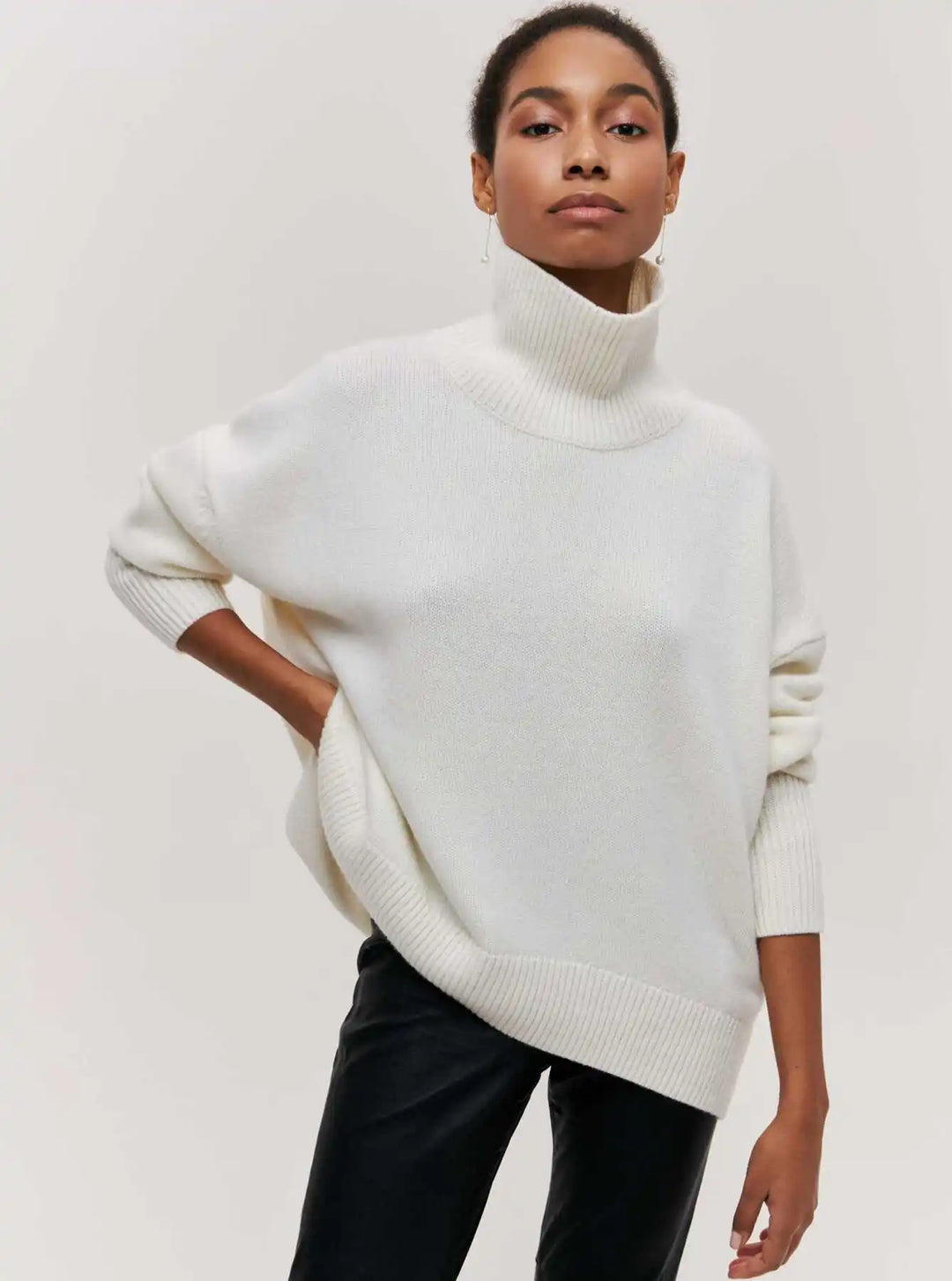 L&A | Elegant Oversized Turtleneck Knit Sweater