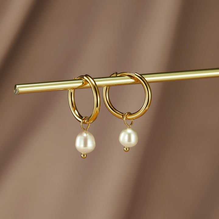 L&A | Bella Freshwater Pearl Hoop Earrings
