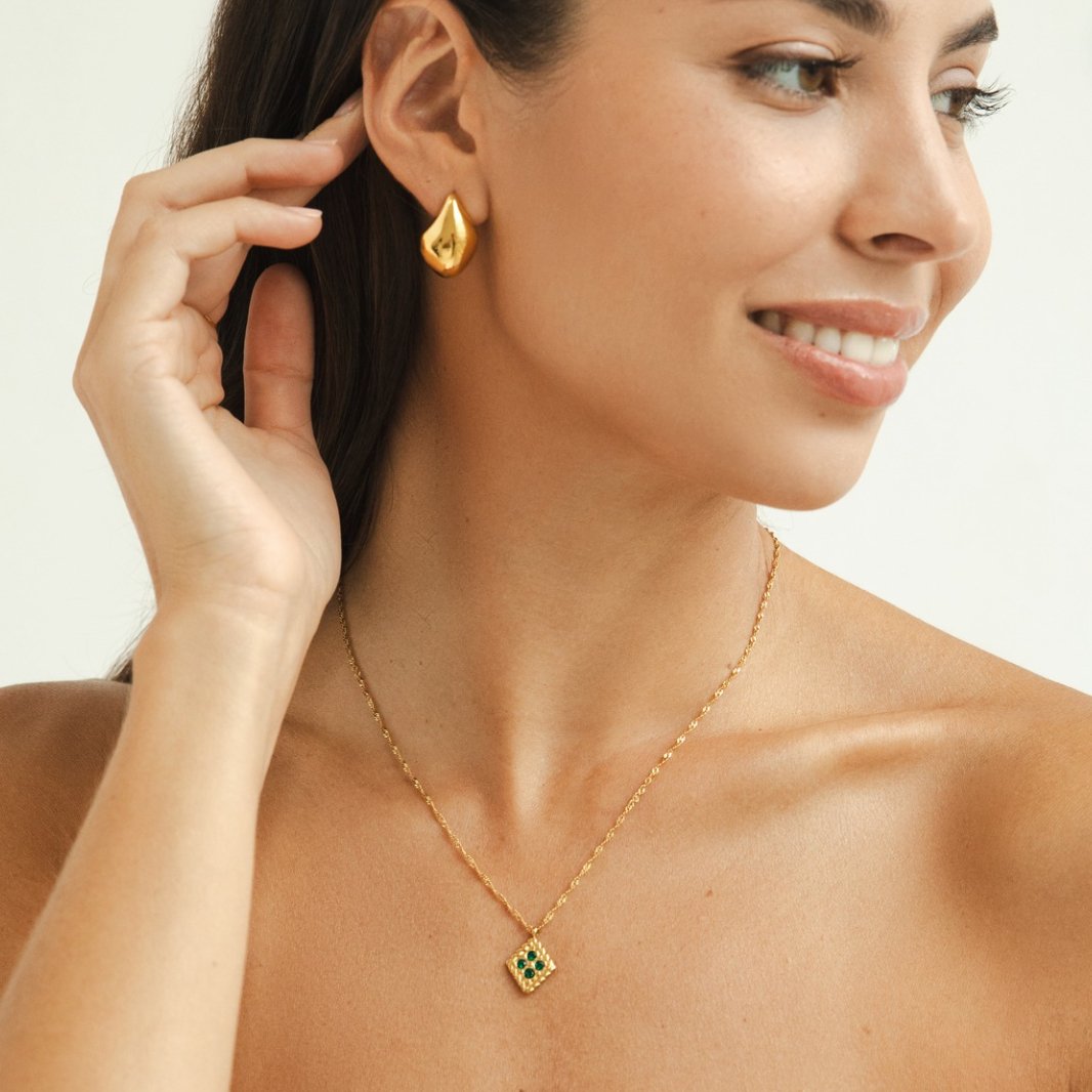 L&A | Selina Curved Hoop Earrings