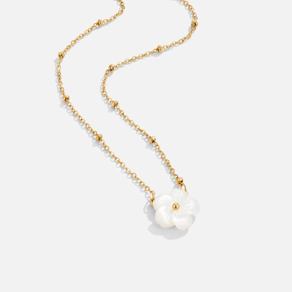L&A | White Blossom Flower Necklace