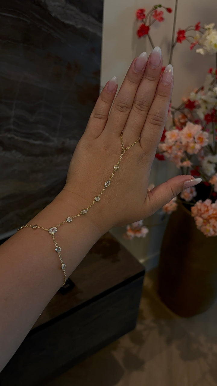 L&A - Dafina Hand Chain