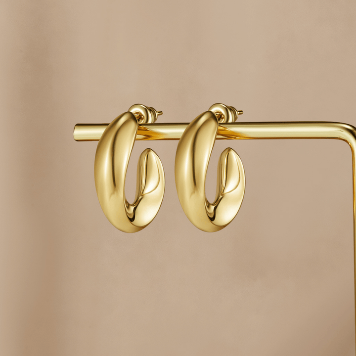 L&A | Aurelia Twist Hoop Earrings