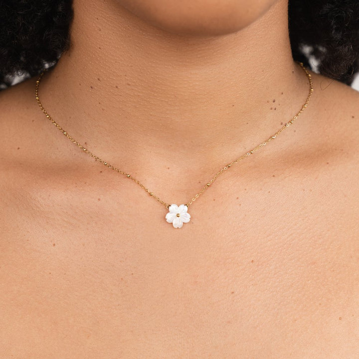 L&A | White Blossom Flower Necklace